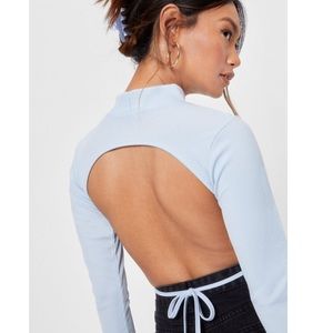 Blue backless long sleeve top